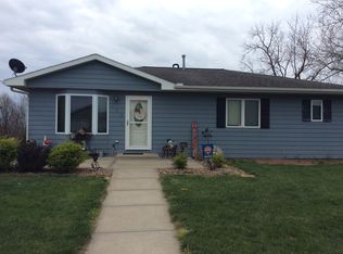 704 N 2nd St, Wathena, KS 66090