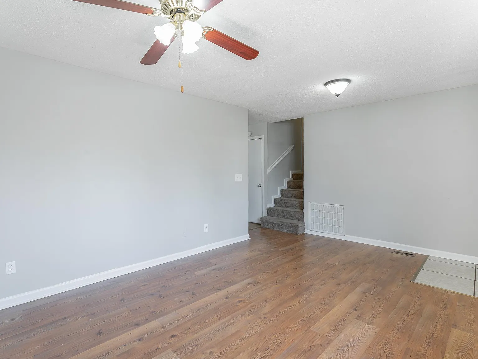 1613 N Chester Rd — Photo 4