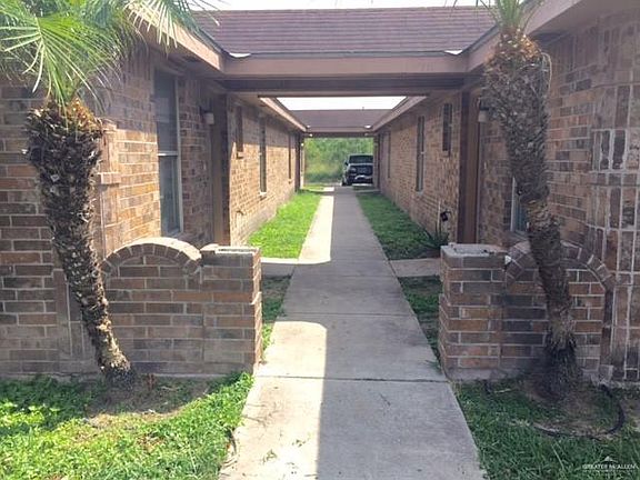 2nd image of 801 W Bronze Dr