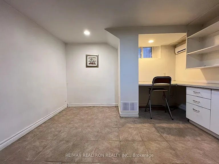 108 Admiral Rd #6 — Photo 4