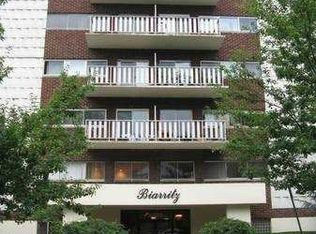 2180 Center Ave, Fort Lee, NJ 07024