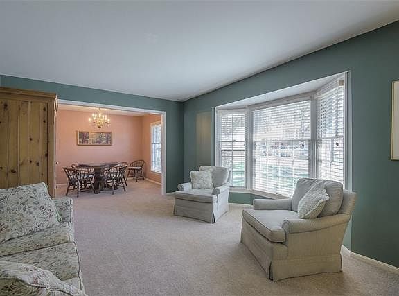 5th image of 10918 Troost Ave