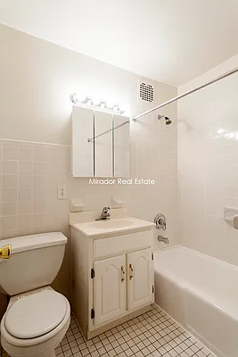 Rented by Mirador Real Estate | media 23