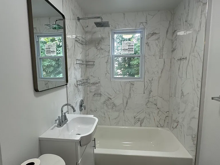 34 Dupont Pl — Photo 11