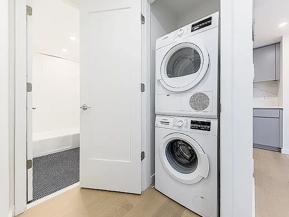 3rd image of 561 Amsterdam Ave Unit 26F