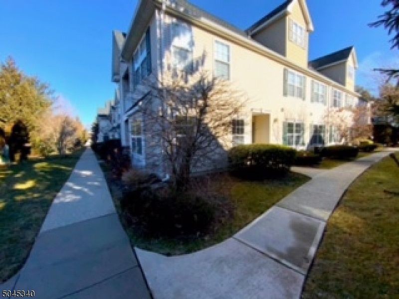 1st image of 147 CAMBRIDGE CT