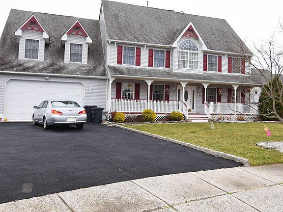 4th image of 168 Mistletoe Ct