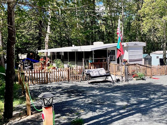 2nd image of 114 Holly Dr