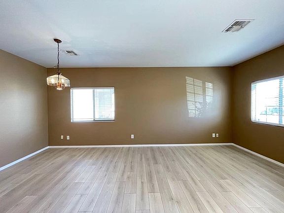 5th image of 3754 W Whitman Dr