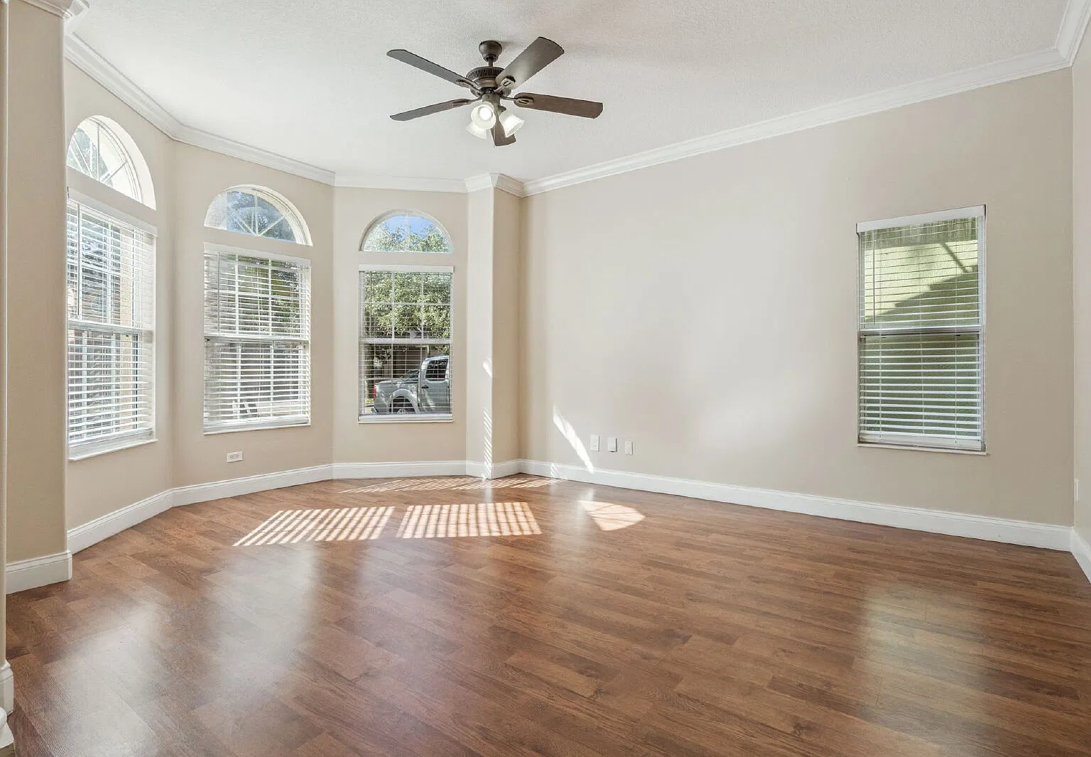 4 bed, 3.5 bath, 2988 sqft, $3,795 — Photo 4