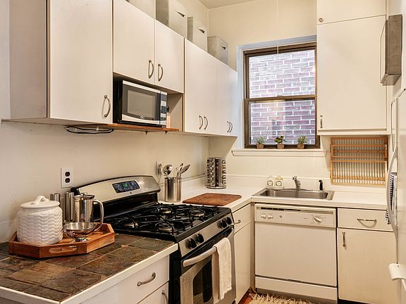 4th image of 316 W 82nd St #4R