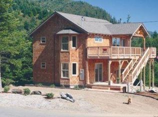 95 Redwood Rd, Whitethorn, CA 95589