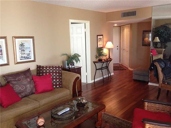 3rd image of 6051 Sun Blvd APT 402