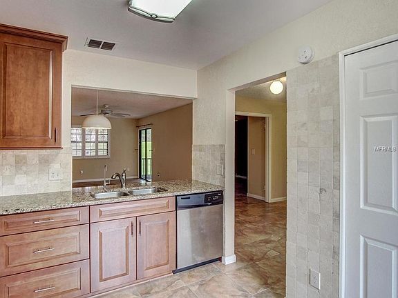 5th image of 4024 Honeylocust Ct