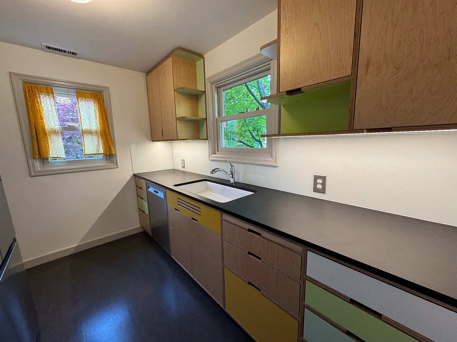 2 bed, 850 sqft, $3,495 — Photo 3