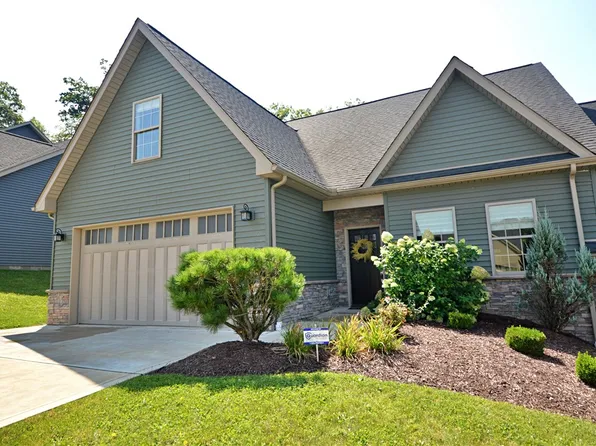 113 Hemingway Ln, Coraopolis, PA 15108