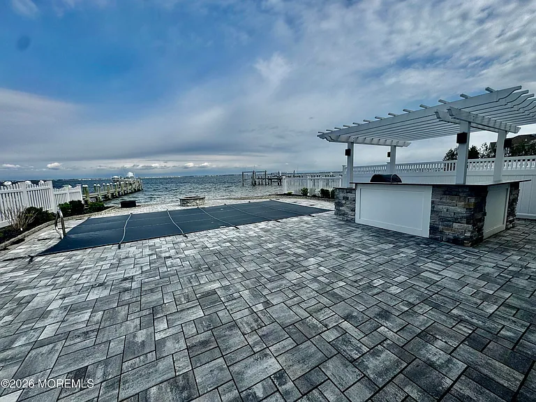 79 Pershing Blvd — Photo 9