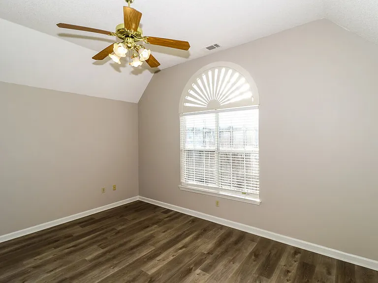 784 Breeze Way — Photo 11