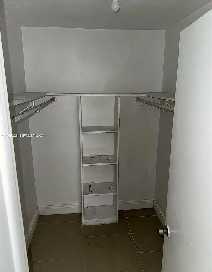 Futura Villas No 1 Condo — Photo 2