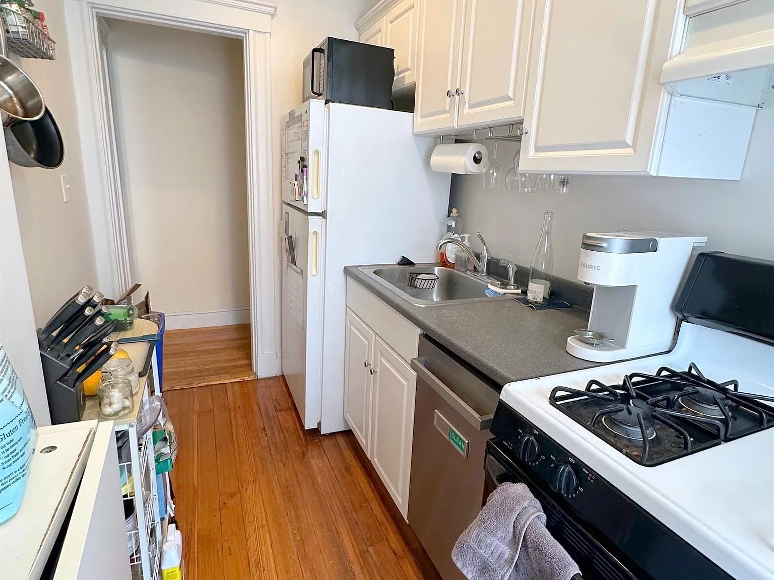 2 bed, 800 sqft, $3,475 — Photo 2