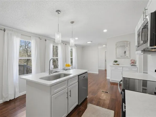 67 Forest Lake Circle Rd, Pendergrass, GA 30567