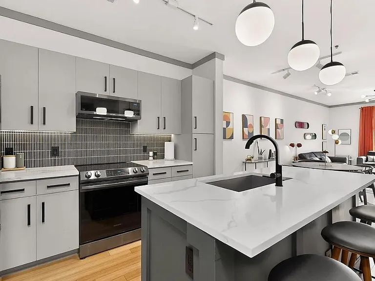 4111 Gilbert Ave #101 — Photo 9