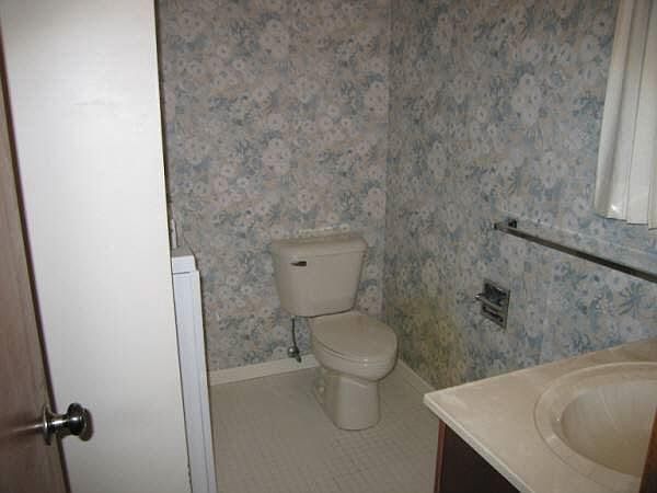 1st image of 3801 W Wintergreen Dr