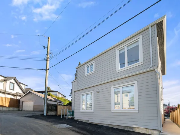 3583 Haida Dr #2, Vancouver, BC V5M 3Y9