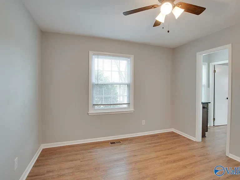 9802 Dolphin Dr SE — Photo 21