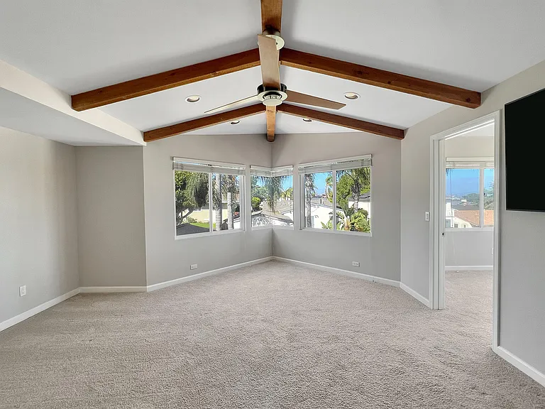 3840 Talbot St — Photo 14