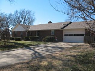 504 Stephen Ln, Bonner Springs, KS 66012
