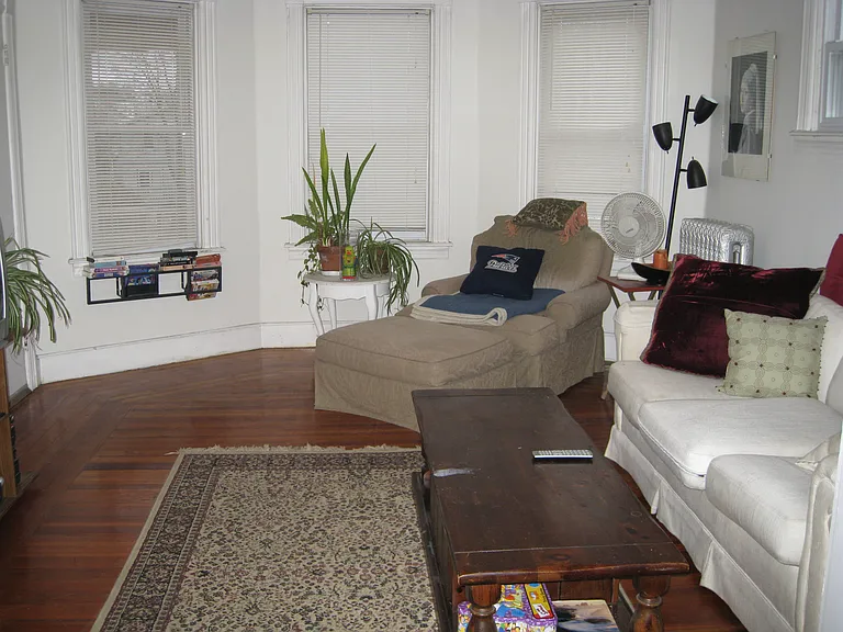 129 4th St #3 — Photo 2