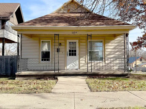 1104 E St, Fairbury, NE 68352