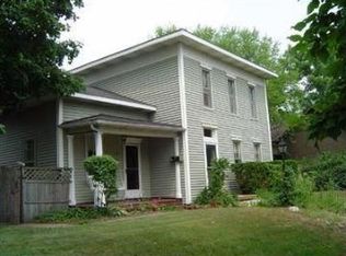 207 N Division St, Spring Lake, MI 49456