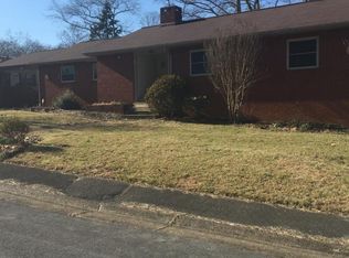 103 E Malta Rd, Oak Ridge, TN 37830