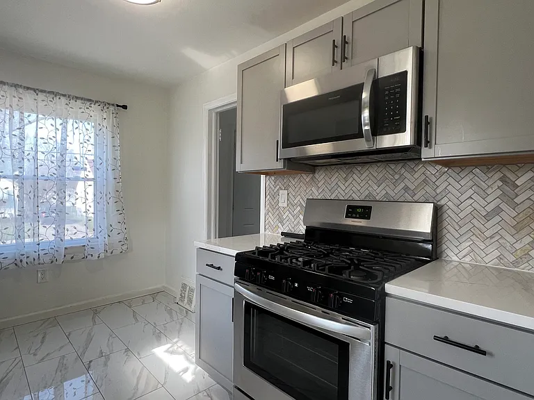 183 Crystal Lake Dr — Photo 5