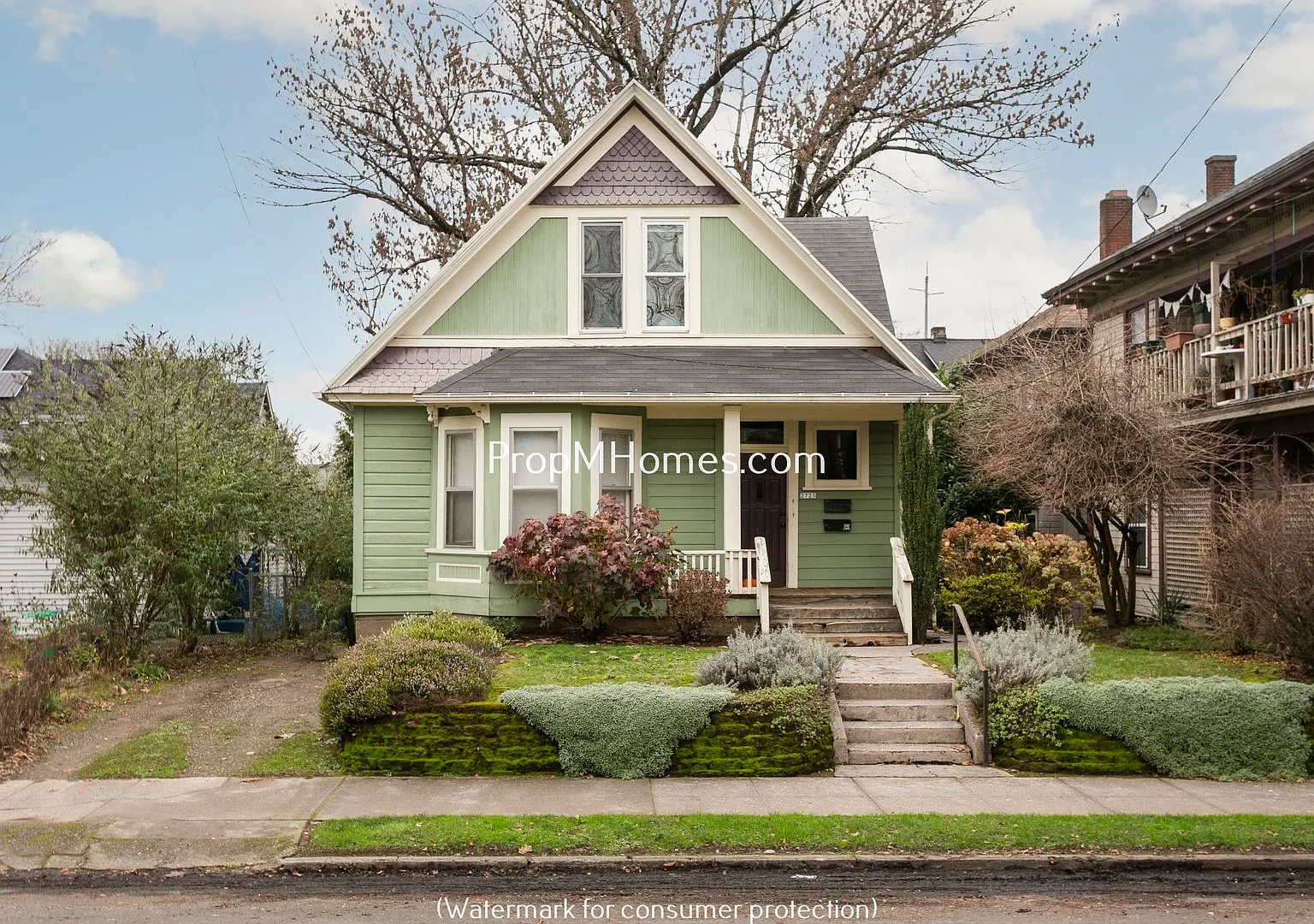2725 SE Stark Street — Photo 1
