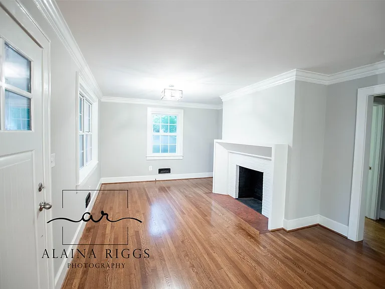126 Vanderbilt Cir — Photo 17