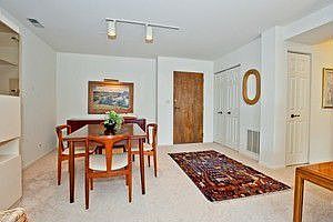 Foyer/Dining Room