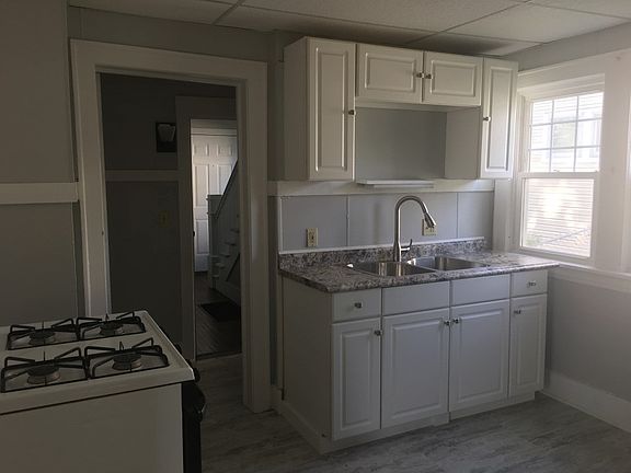 5th image of 202 E Eckman St