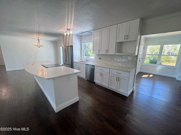 227 Taylor Notion Road, Cape Carteret, NC 28584