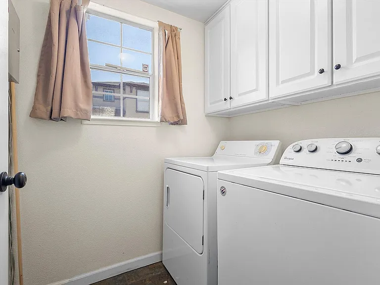 1 Challen Ct — Photo 8