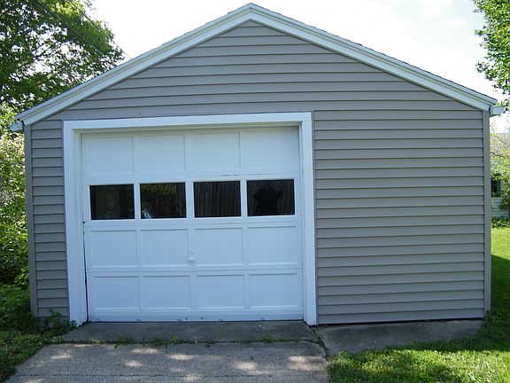2nd image of 1522 N Chicago St