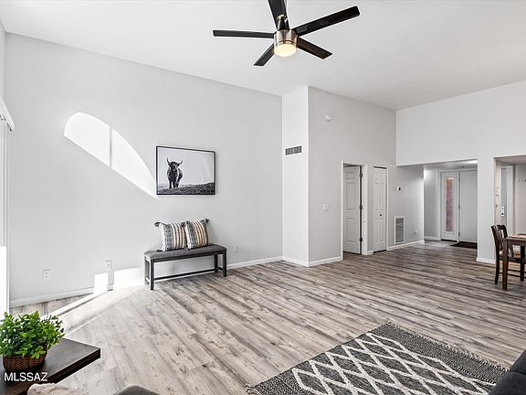 4th image of 2888 E Weymouth Cir