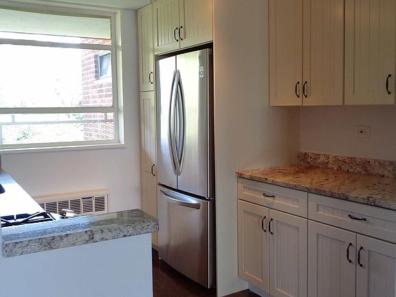 5th image of 2575 Palisade Ave Unit 11