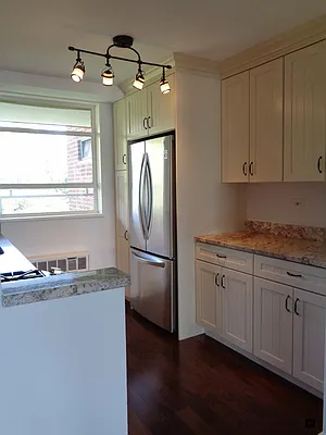 Sold by R New York | media 29