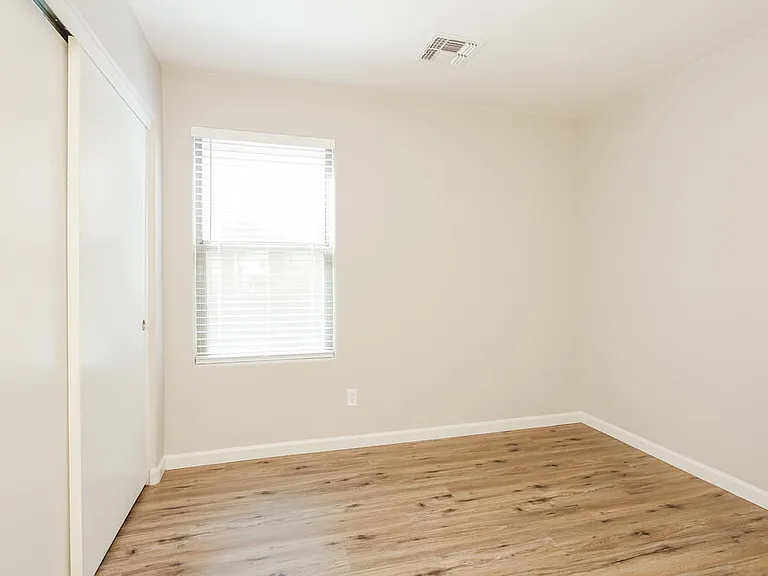 25029 W Illini St — Photo 10