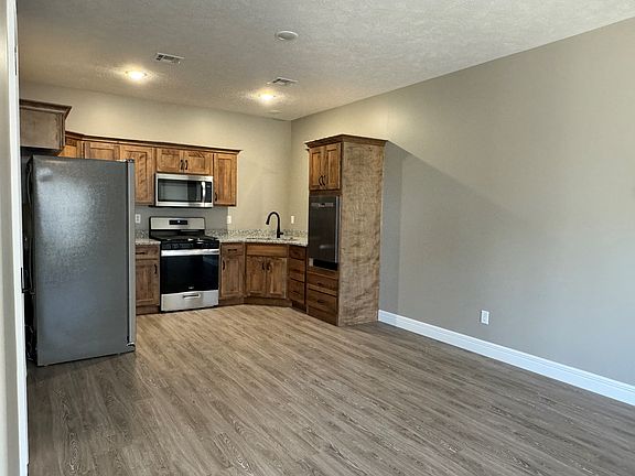 Kitchen and dining area.