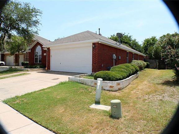 3rd image of 2719 Honey Suckle Dr