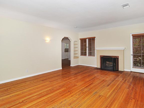 4th image of 712 Palm Dr